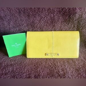 Kate Spade NWT Bi-Fold Continental Clutch Wallet